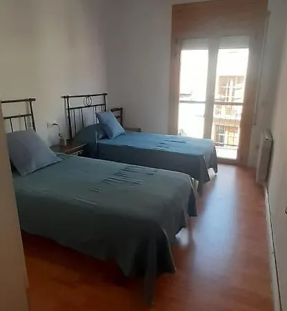 Apartment Pis Acollidor Amb Llar De Foc, Al Centre *